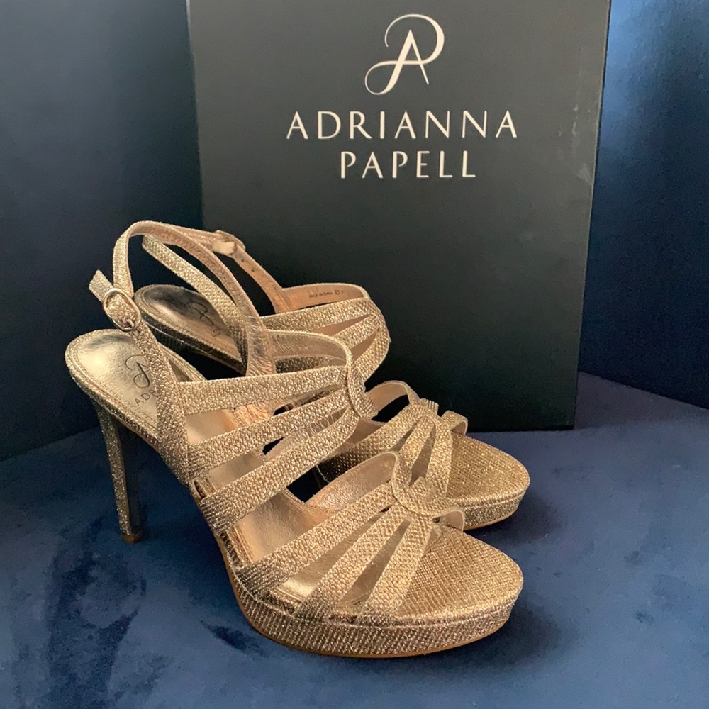 ADRIANNA PAPELL CHAMPAGNE GOLD HEELS SIZE 8